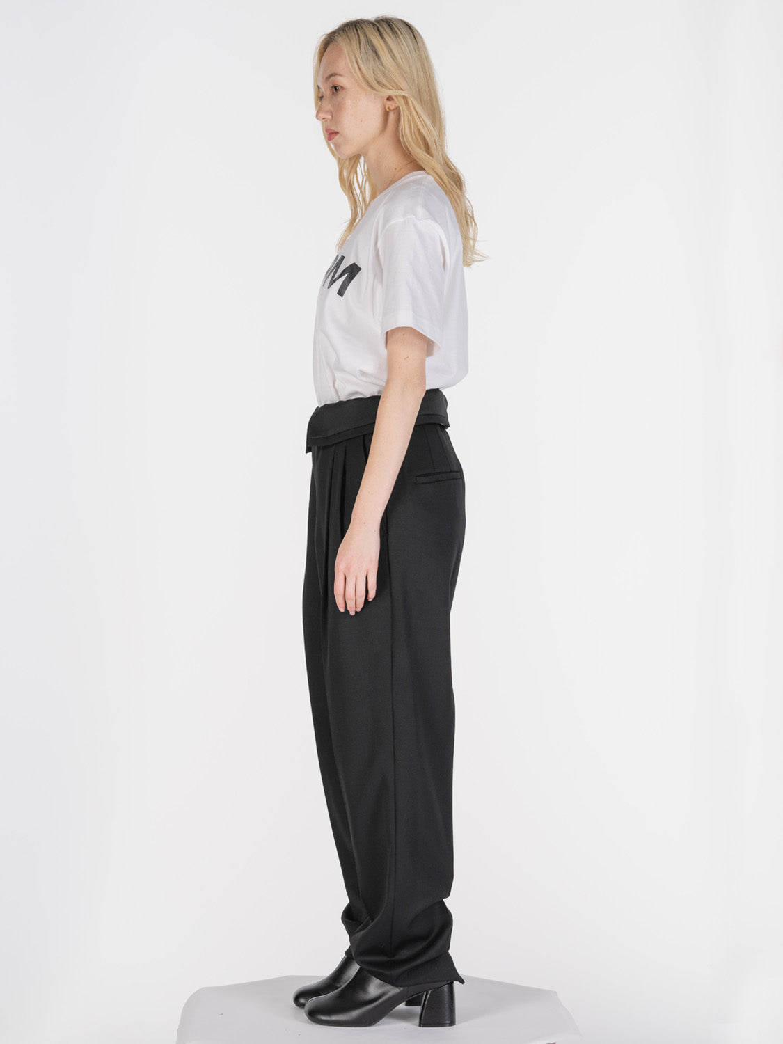 Pantalon à tailler haute