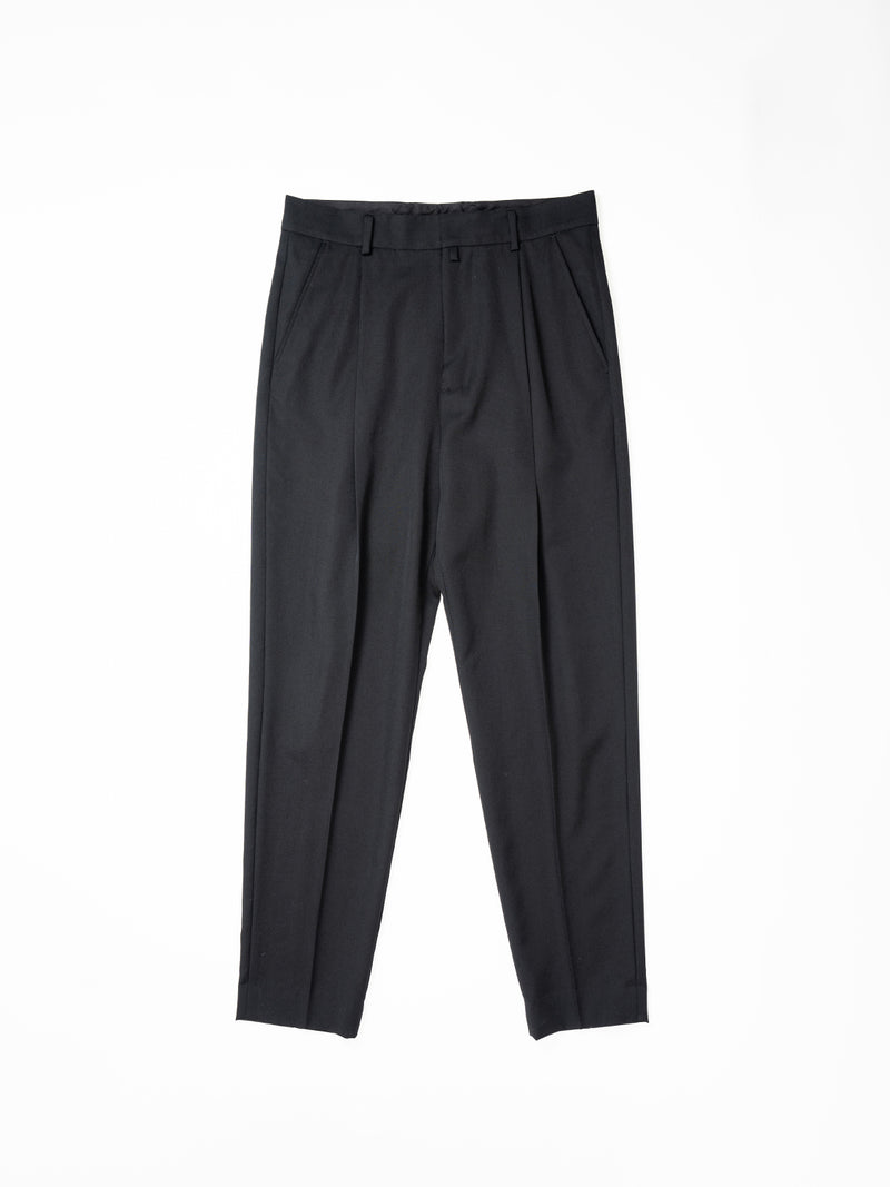 TUCK TAPERED PANTS